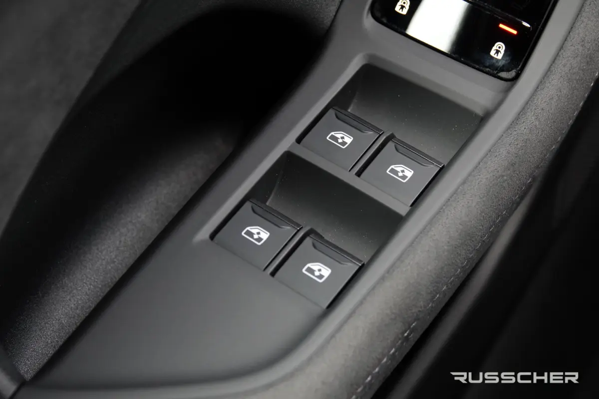 Edition One | 299Pk | quattro | S-Line | Plug-In Hybrid | 360° Camera | 21''