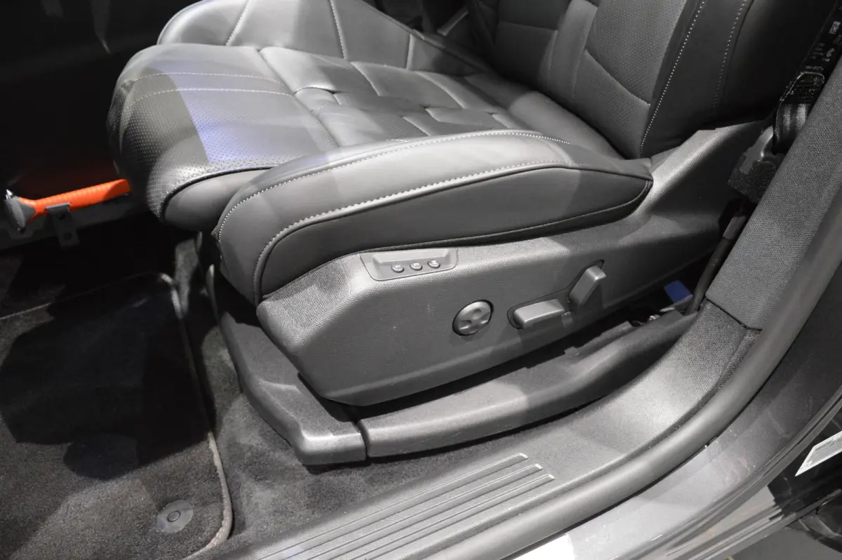 1.6 PHEV 300 4x4 Etoile 300 PK! - ALL WHEEL DRIVE - STOELVERWARMING