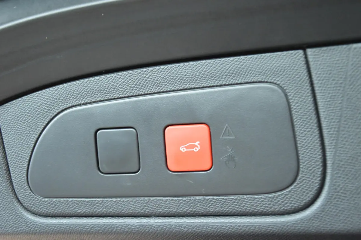 1.6 PHEV 300 4x4 Etoile 300 PK! - ALL WHEEL DRIVE - STOELVERWARMING