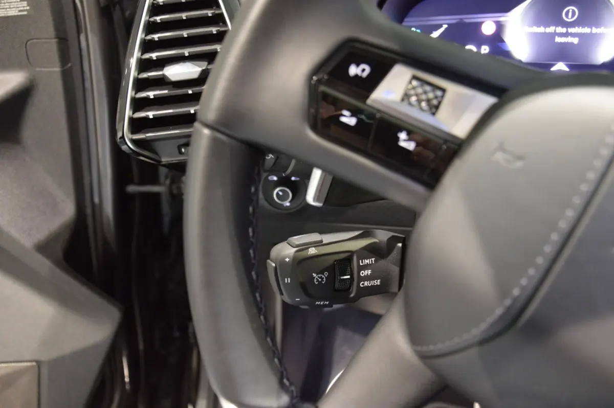 1.6 PHEV 300 4x4 Etoile 300 PK! - ALL WHEEL DRIVE - STOELVERWARMING
