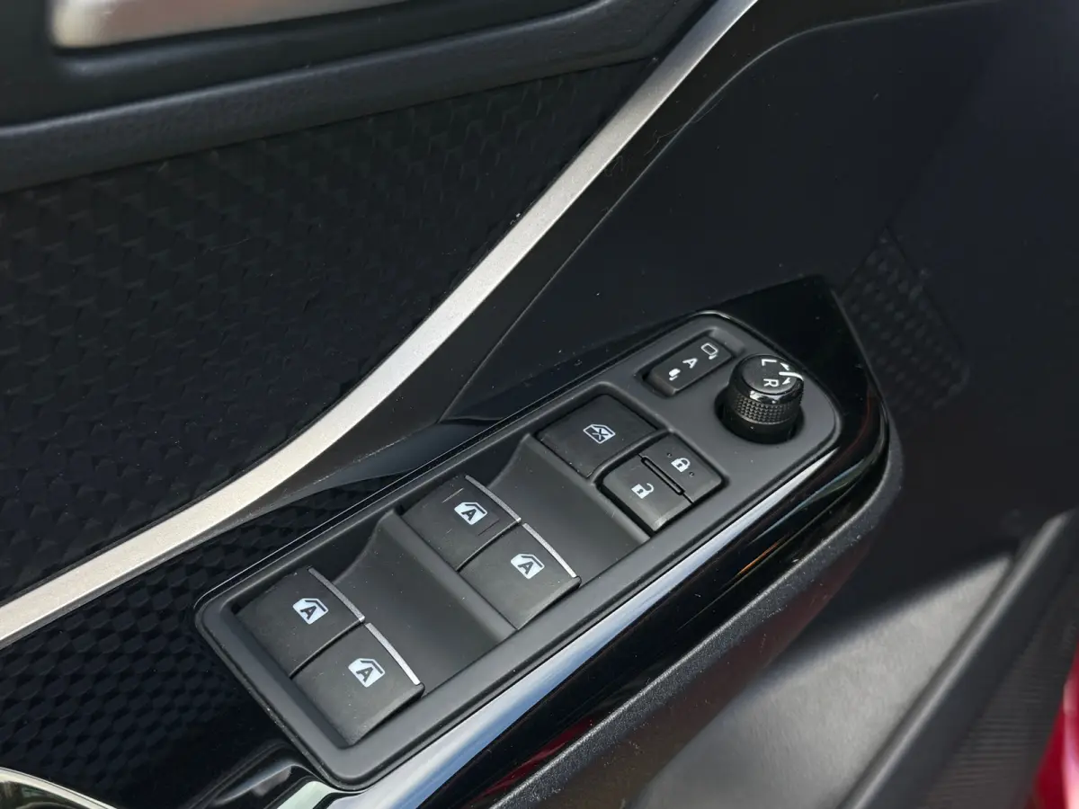 1.8 Hybrid Style Bi-Tone Leder|Navi|ACC|Camera