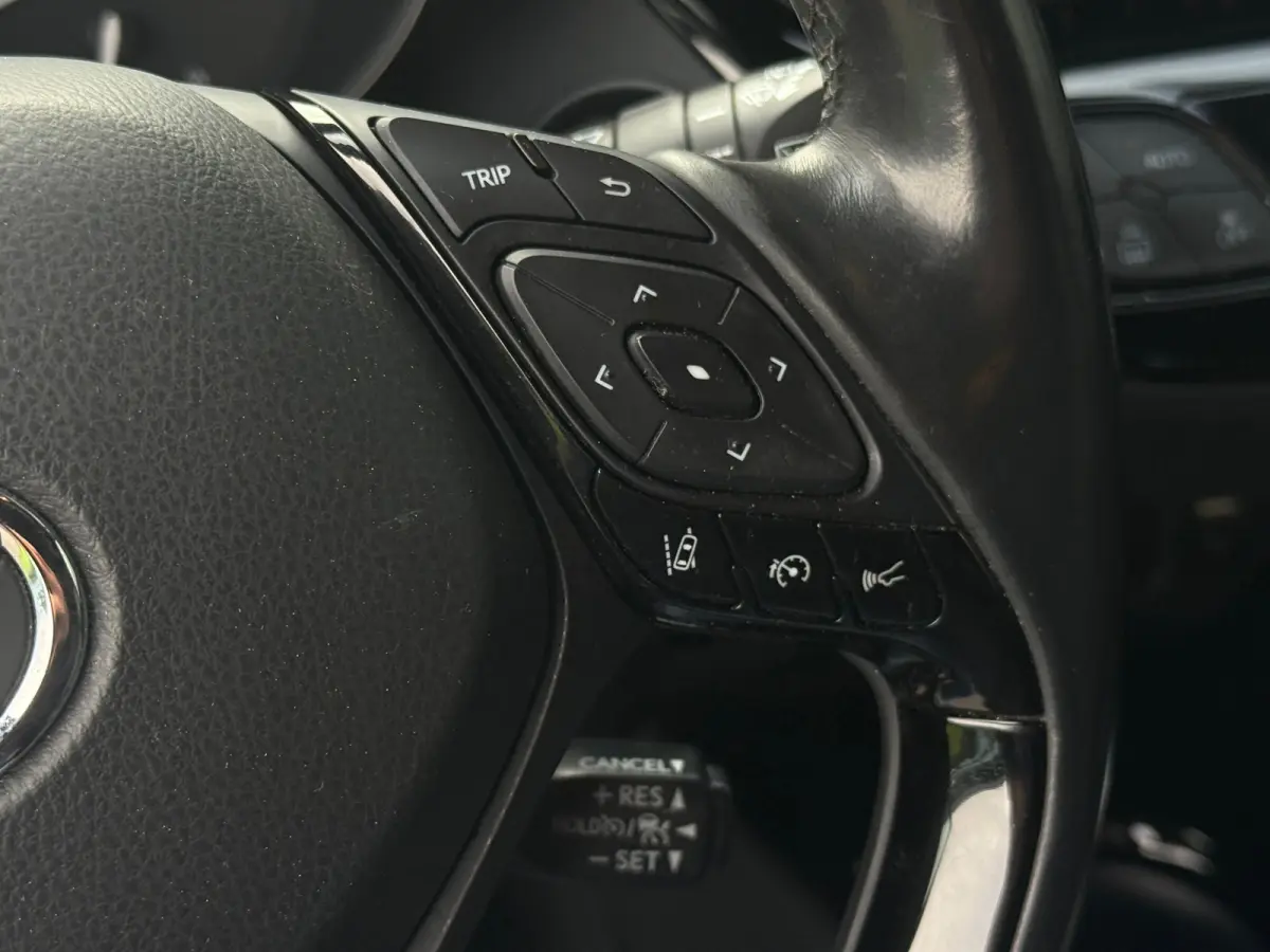 1.8 Hybrid Style Bi-Tone Leder|Navi|ACC|Camera