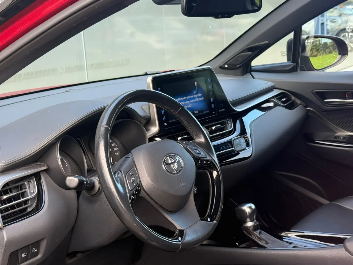 1.8 Hybrid Style Bi-Tone Leder|Navi|ACC|Camera