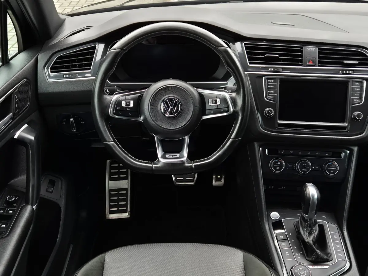 R-Line 2.0 TSI 4Motion 220pk