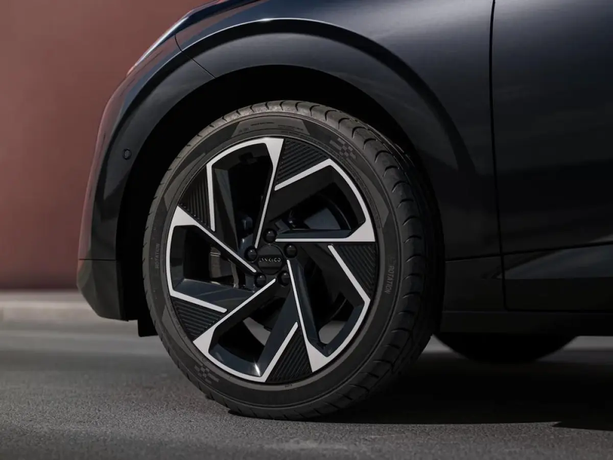 200 kW More | Harman Kardon | Memory Stoelen | 360 Camera | Stuurwiel Verwarmd | Keyless Start |