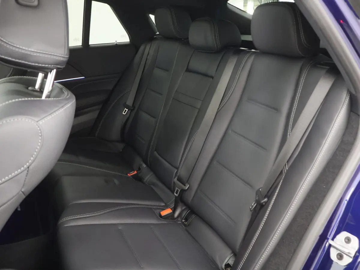 400e 4MATIC Sport Edition Premium Plus | AMG-line | Night | Premium Plus | Panoramaschuifdak | AIRMATIC | Trekhaak | Burmester | Massagestoelen | 22 inch AMG Velgen | Winter pakket |