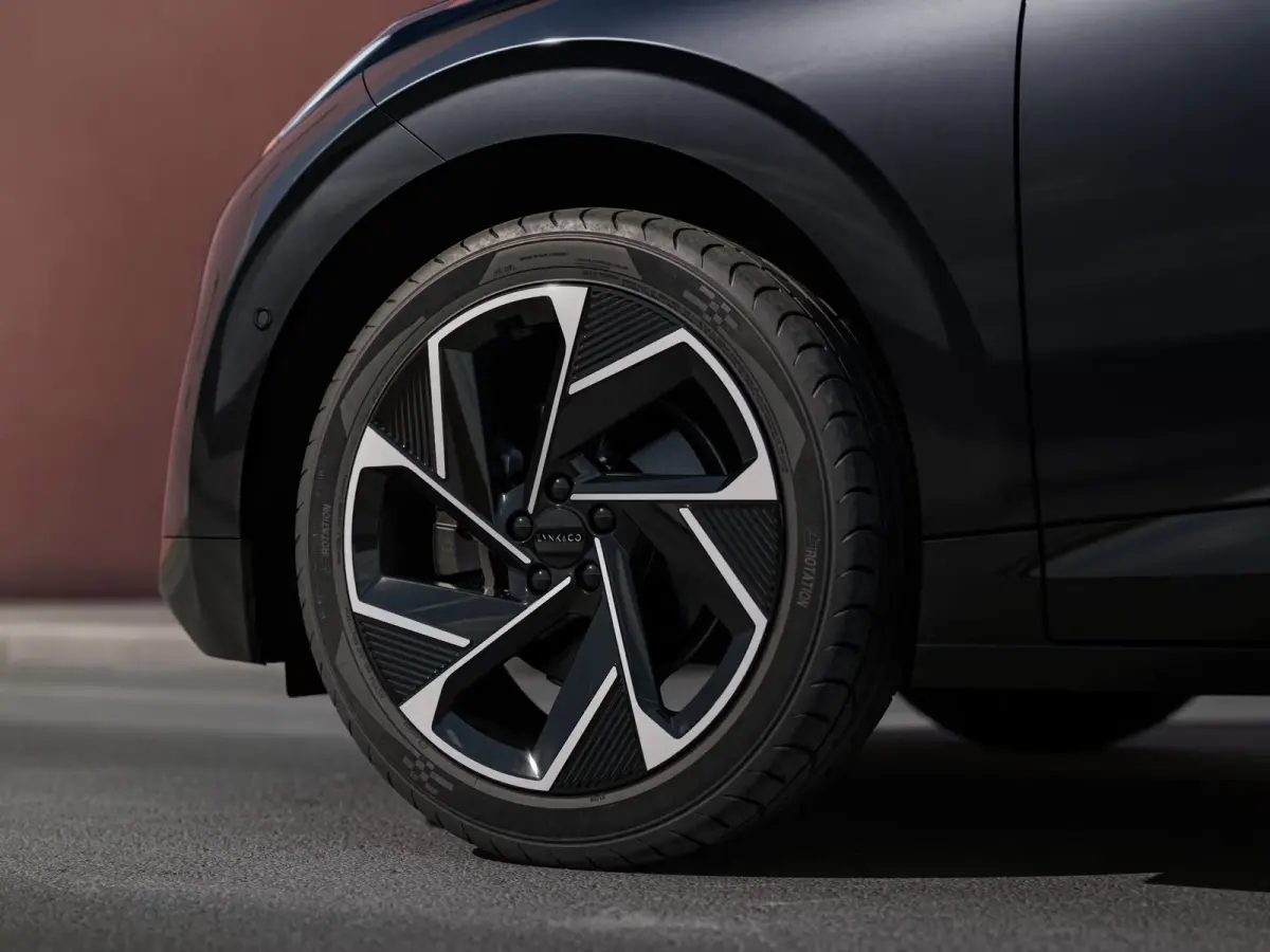 200 kW More | Harman Kardon | Memory Stoelen | 360 Camera | Stuurwiel Verwarmd | Keyless Start |