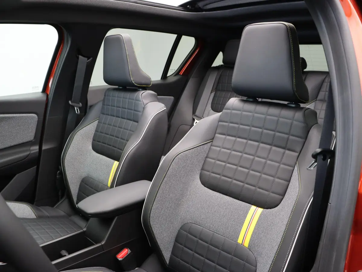 comfort range iconic 52 kWh | Plein sud canvas schuifdak | Harman Kardon audio | Elektrische achterklep | Stoel en stuurverwarming |