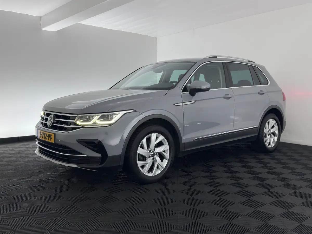 2.0 TDI Business+ (INCL.BTW) Aut. *FULL-LED | HEATED-COMFORTSEATS | ADAPTIVE-CRUISE | DIGI-COCKPIT | PRIVACY-GLASS | CAMERA | SHIFT-PADDLES | ECC | PDC | 18''ALU | TOWBAR*