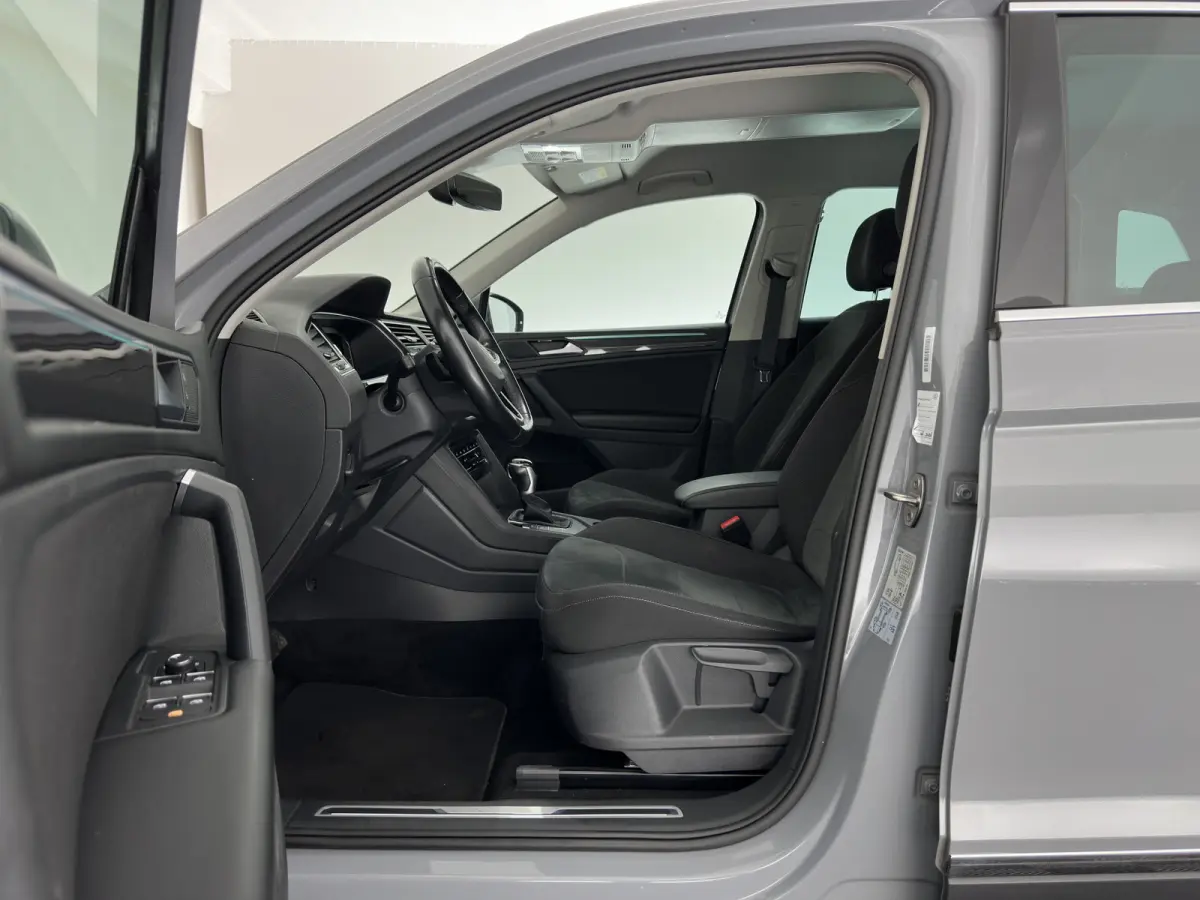 2.0 TDI Business+ (INCL.BTW) Aut. *FULL-LED | HEATED-COMFORTSEATS | ADAPTIVE-CRUISE | DIGI-COCKPIT | PRIVACY-GLASS | CAMERA | SHIFT-PADDLES | ECC | PDC | 18''ALU | TOWBAR*