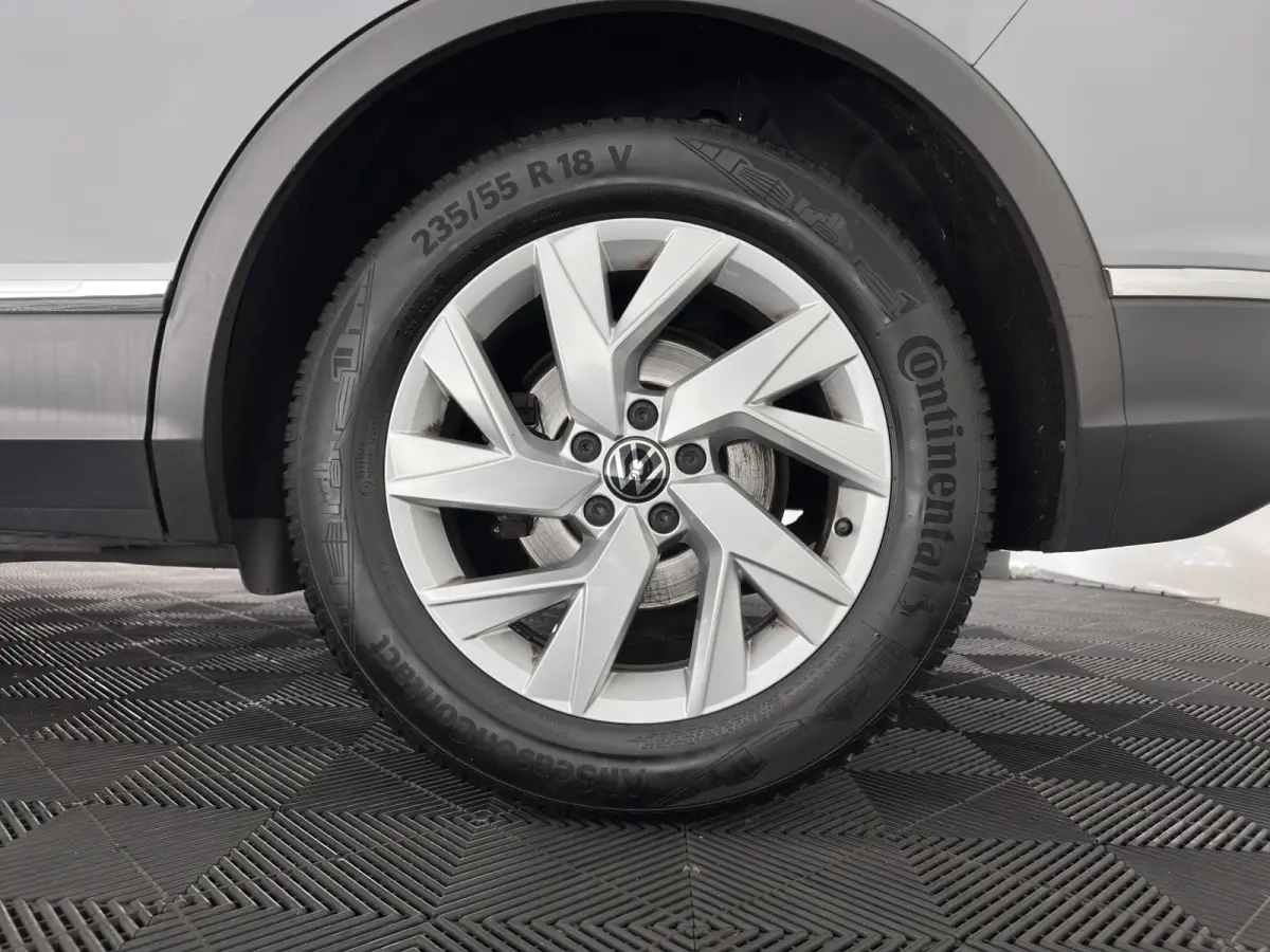 2.0 TDI Business+ (INCL.BTW) Aut. *FULL-LED | HEATED-COMFORTSEATS | ADAPTIVE-CRUISE | DIGI-COCKPIT | PRIVACY-GLASS | CAMERA | SHIFT-PADDLES | ECC | PDC | 18''ALU | TOWBAR*