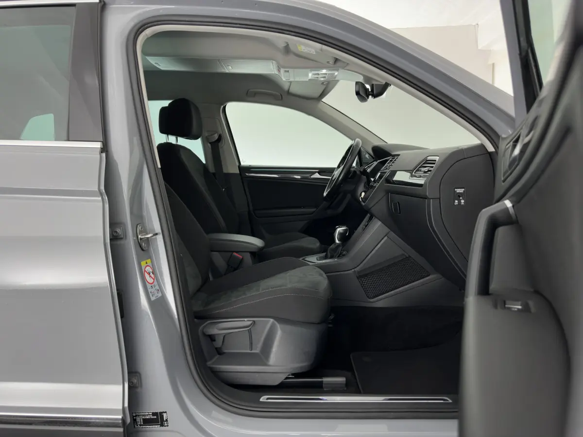 2.0 TDI Business+ (INCL.BTW) Aut. *FULL-LED | HEATED-COMFORTSEATS | ADAPTIVE-CRUISE | DIGI-COCKPIT | PRIVACY-GLASS | CAMERA | SHIFT-PADDLES | ECC | PDC | 18''ALU | TOWBAR*