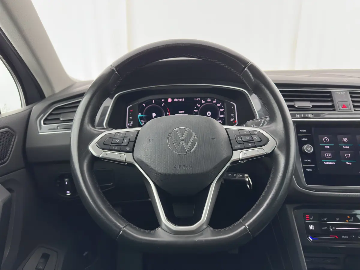 2.0 TDI Business+ (INCL.BTW) Aut. *FULL-LED | HEATED-COMFORTSEATS | ADAPTIVE-CRUISE | DIGI-COCKPIT | PRIVACY-GLASS | CAMERA | SHIFT-PADDLES | ECC | PDC | 18''ALU | TOWBAR*