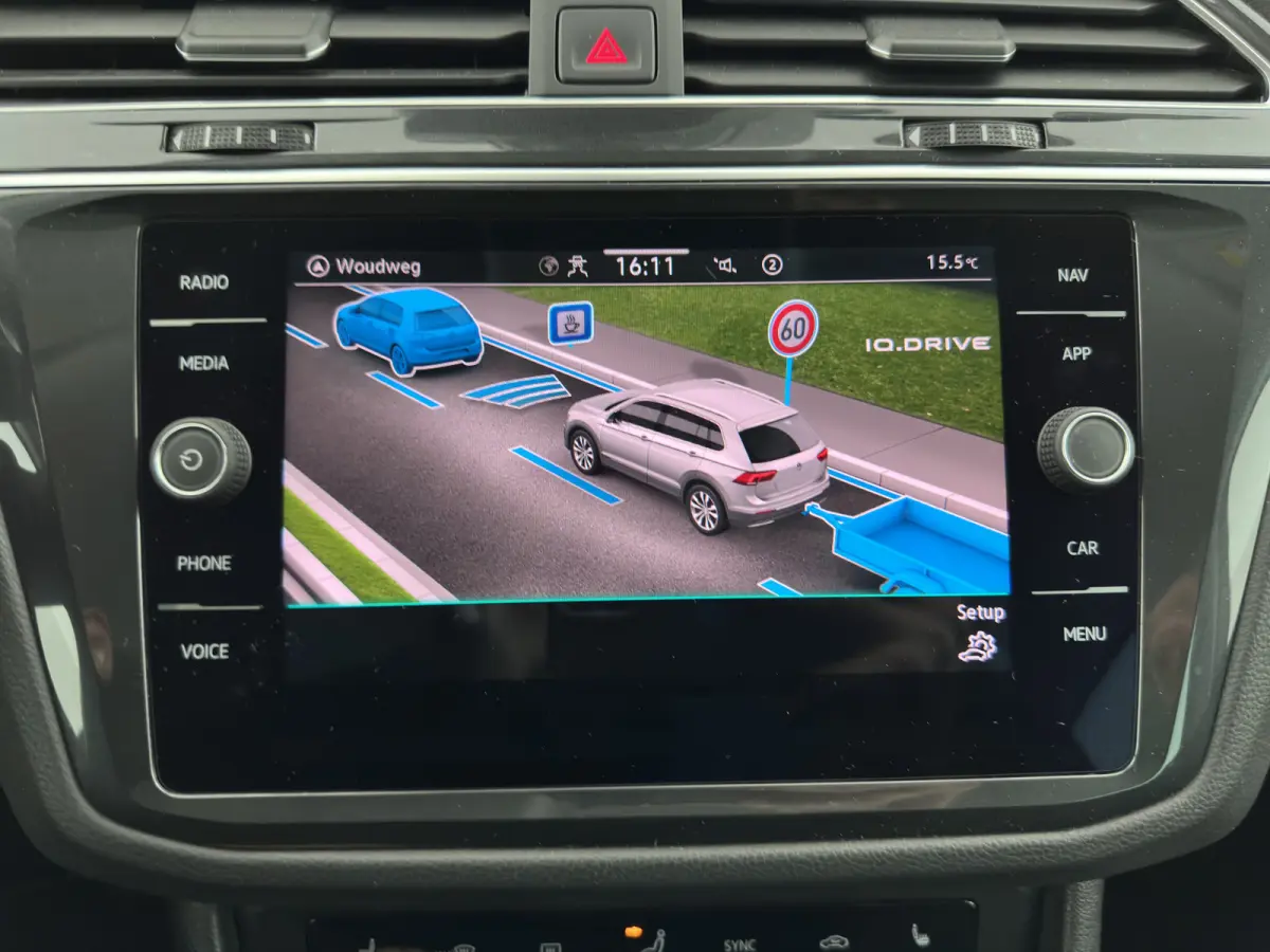2.0 TDI Business+ (INCL.BTW) Aut. *FULL-LED | HEATED-COMFORTSEATS | ADAPTIVE-CRUISE | DIGI-COCKPIT | PRIVACY-GLASS | CAMERA | SHIFT-PADDLES | ECC | PDC | 18''ALU | TOWBAR*