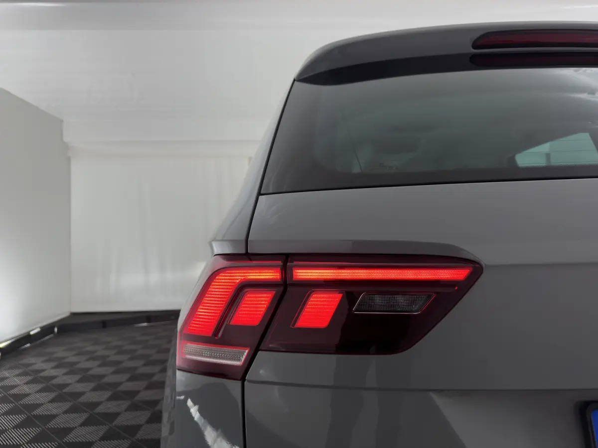 2.0 TDI Business+ (INCL.BTW) Aut. *FULL-LED | HEATED-COMFORTSEATS | ADAPTIVE-CRUISE | DIGI-COCKPIT | PRIVACY-GLASS | CAMERA | SHIFT-PADDLES | ECC | PDC | 18''ALU | TOWBAR*