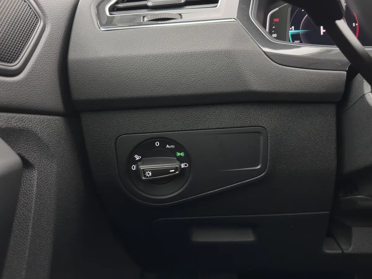 2.0 TDI Business+ (INCL.BTW) Aut. *FULL-LED | HEATED-COMFORTSEATS | ADAPTIVE-CRUISE | DIGI-COCKPIT | PRIVACY-GLASS | CAMERA | SHIFT-PADDLES | ECC | PDC | 18''ALU | TOWBAR*