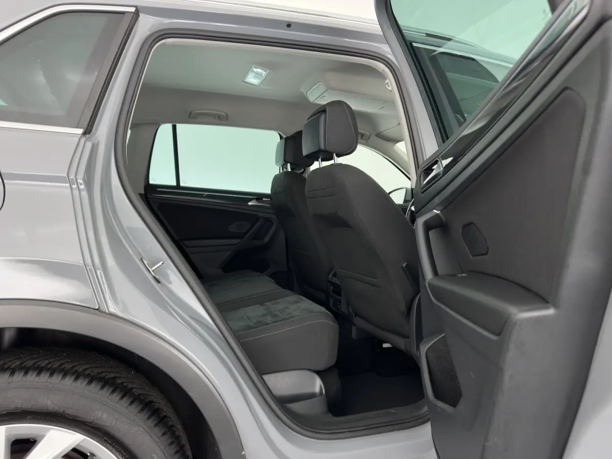 2.0 TDI Business+ (INCL.BTW) Aut. *FULL-LED | HEATED-COMFORTSEATS | ADAPTIVE-CRUISE | DIGI-COCKPIT | PRIVACY-GLASS | CAMERA | SHIFT-PADDLES | ECC | PDC | 18''ALU | TOWBAR*