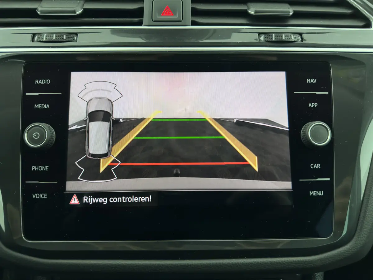 2.0 TDI Business+ (INCL.BTW) Aut. *FULL-LED | HEATED-COMFORTSEATS | ADAPTIVE-CRUISE | DIGI-COCKPIT | PRIVACY-GLASS | CAMERA | SHIFT-PADDLES | ECC | PDC | 18''ALU | TOWBAR*