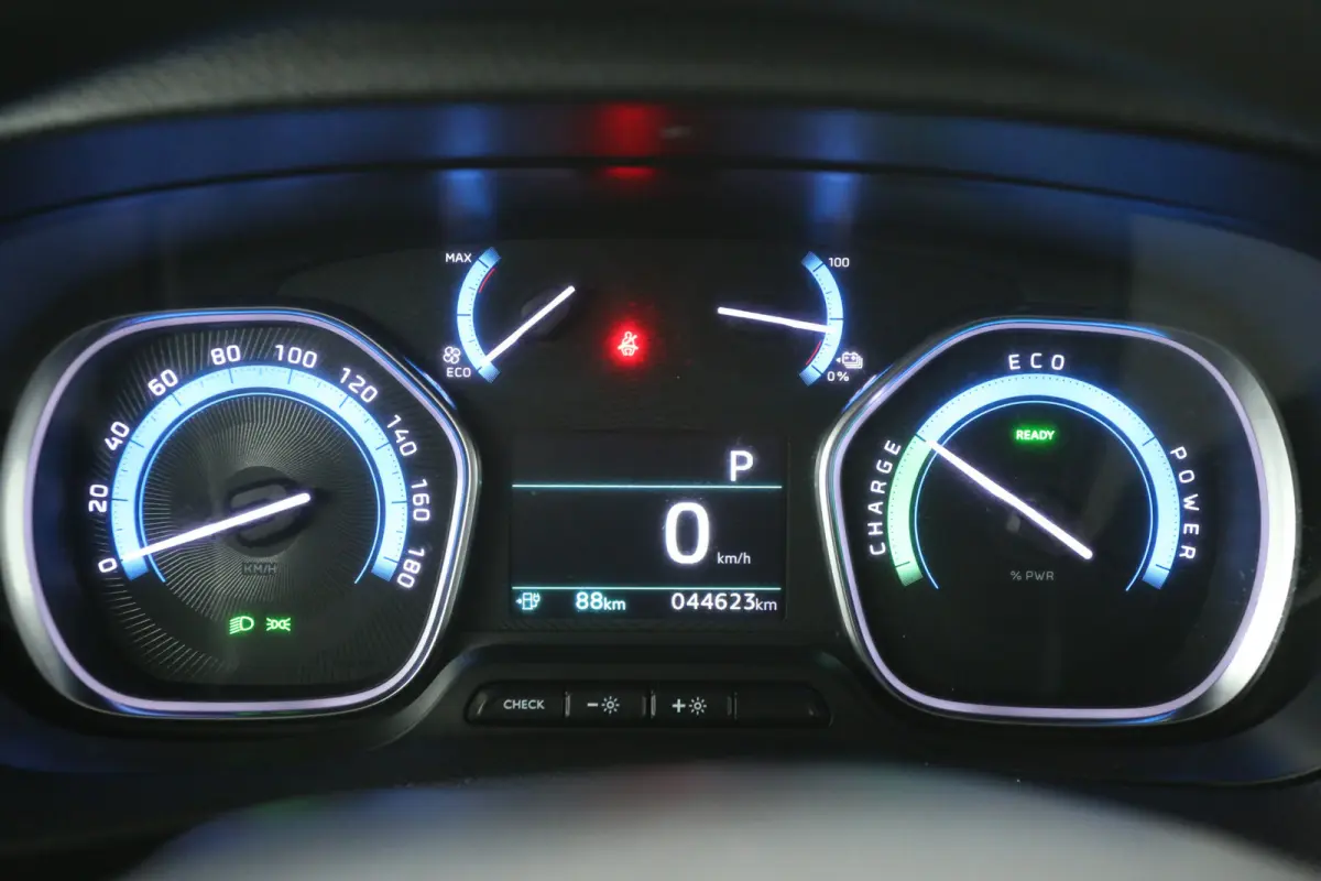 Electric 75 kWh L3H1 Range | Snelladen | SOH 93% | Airco | Cruise | Carplay | 3 Zits | Parkeersens.