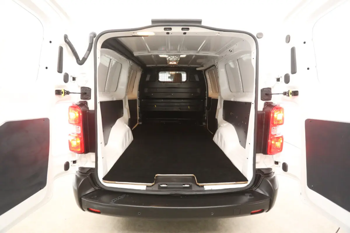 Electric 75 kWh L3H1 Range | Snelladen | SOH 93% | Airco | Cruise | Carplay | 3 Zits | Parkeersens.
