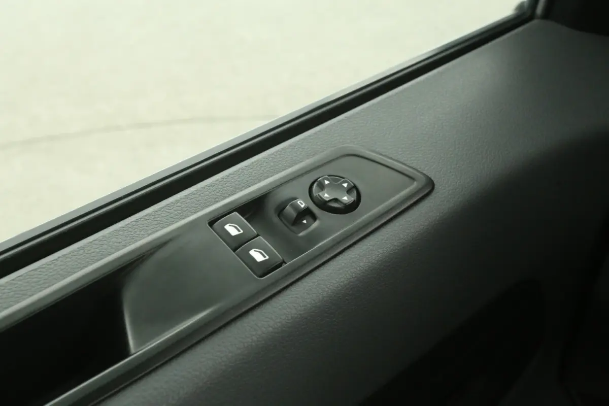 Electric 75 kWh L3H1 Range | Snelladen | SOH 93% | Airco | Cruise | Carplay | 3 Zits | Parkeersens.
