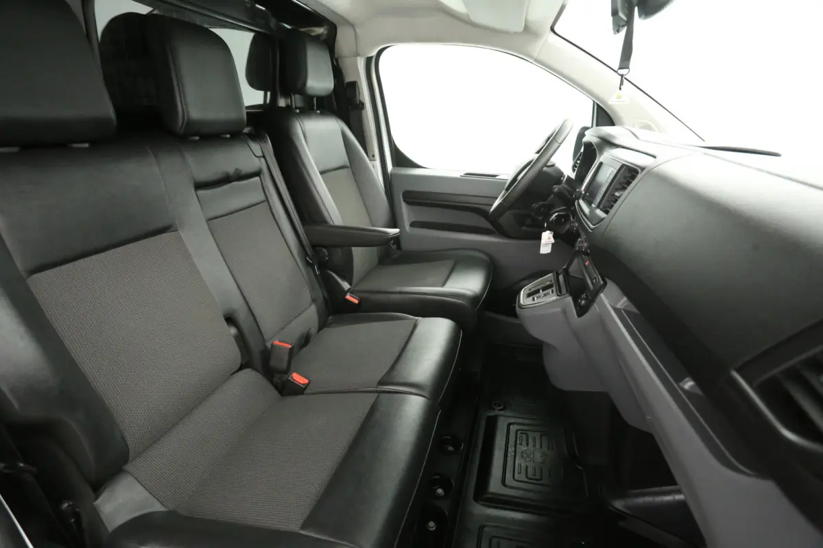 Electric 75 kWh L3H1 Range | Snelladen | SOH 93% | Airco | Cruise | Carplay | 3 Zits | Parkeersens.