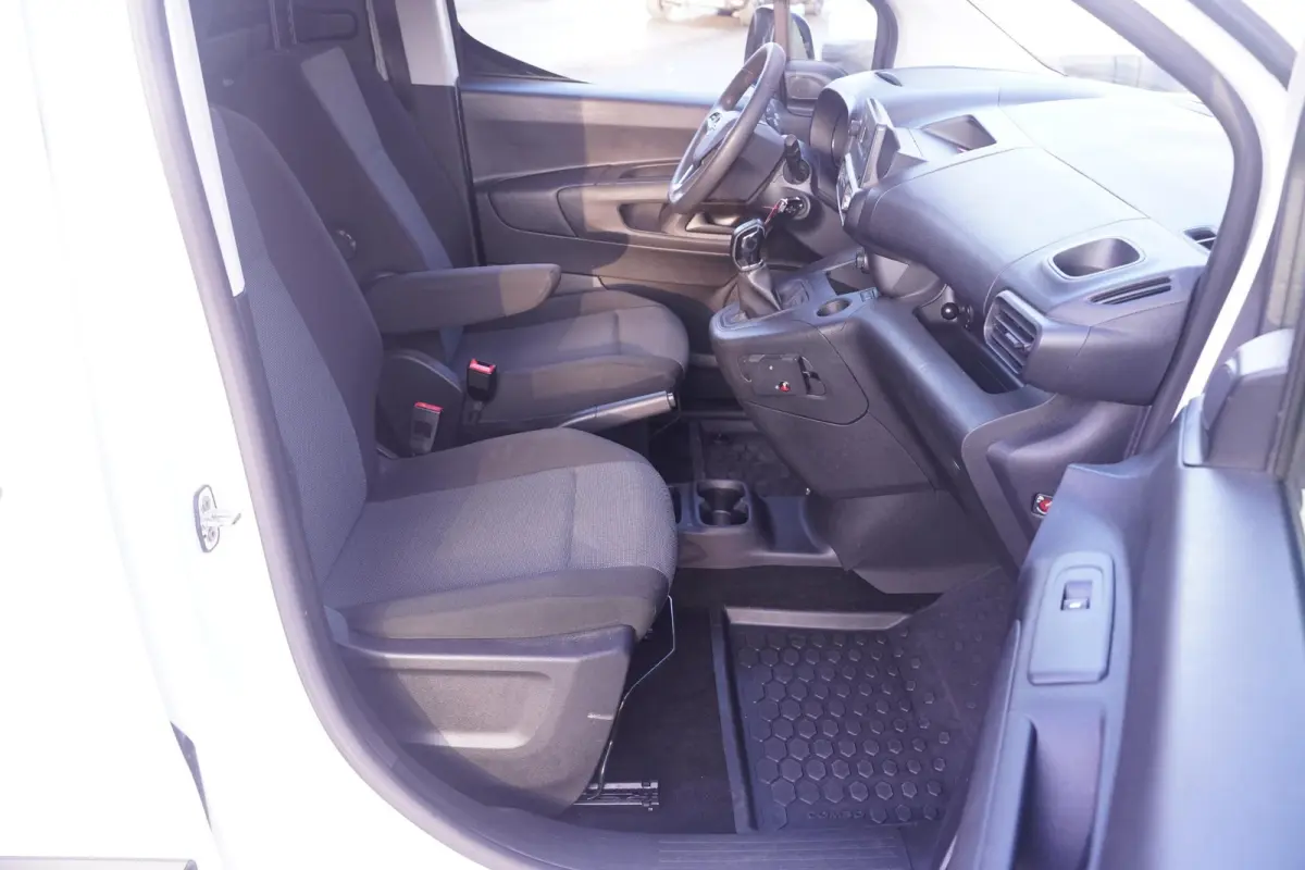 1.5D 102 pk L2H1 Edition Airco, 2x Schuifdeur, NAP Cruise Control, Opbergkasten Laadruimte, Trekhaak, 2-Zits