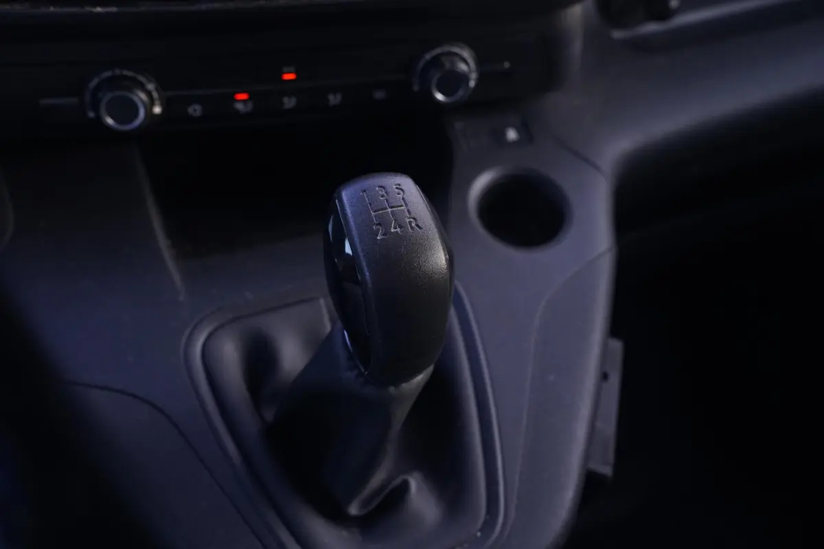 1.5D 102 pk L2H1 Edition Airco, 2x Schuifdeur, NAP Cruise Control, Opbergkasten Laadruimte, Trekhaak, 2-Zits