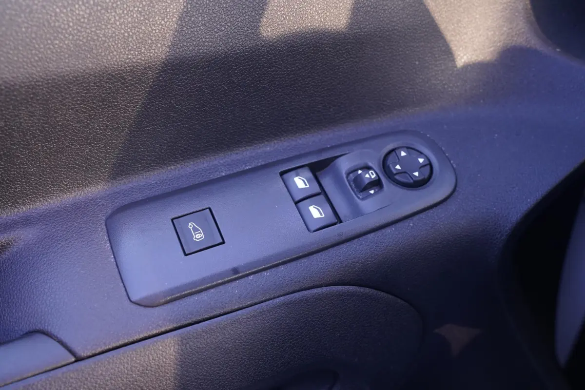 1.5D 102 pk L2H1 Edition Airco, 2x Schuifdeur, NAP Cruise Control, Opbergkasten Laadruimte, Trekhaak, 2-Zits