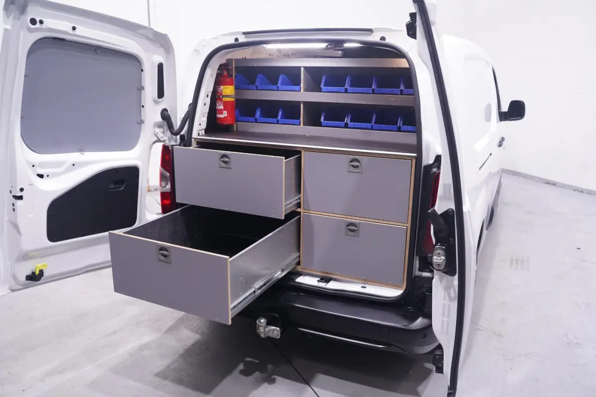 1.5D 102 pk L2H1 Edition Airco, 2x Schuifdeur, NAP Cruise Control, Opbergkasten Laadruimte, Trekhaak, 2-Zits