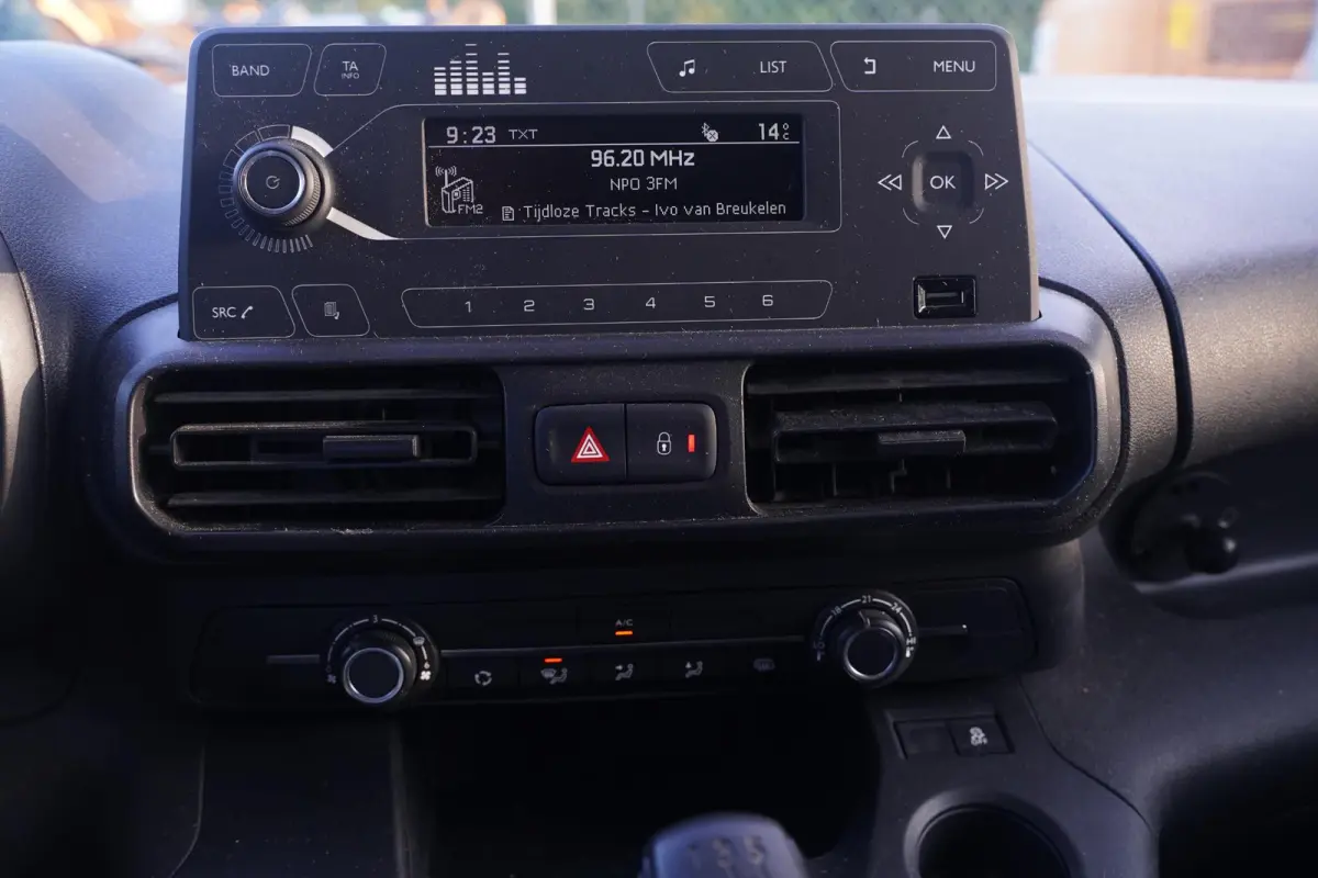 1.5D 102 pk L2H1 Edition Airco, 2x Schuifdeur, NAP Cruise Control, Opbergkasten Laadruimte, Trekhaak, 2-Zits