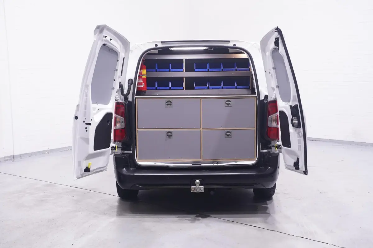 1.5D 102 pk L2H1 Edition Airco, 2x Schuifdeur, NAP Cruise Control, Opbergkasten Laadruimte, Trekhaak, 2-Zits