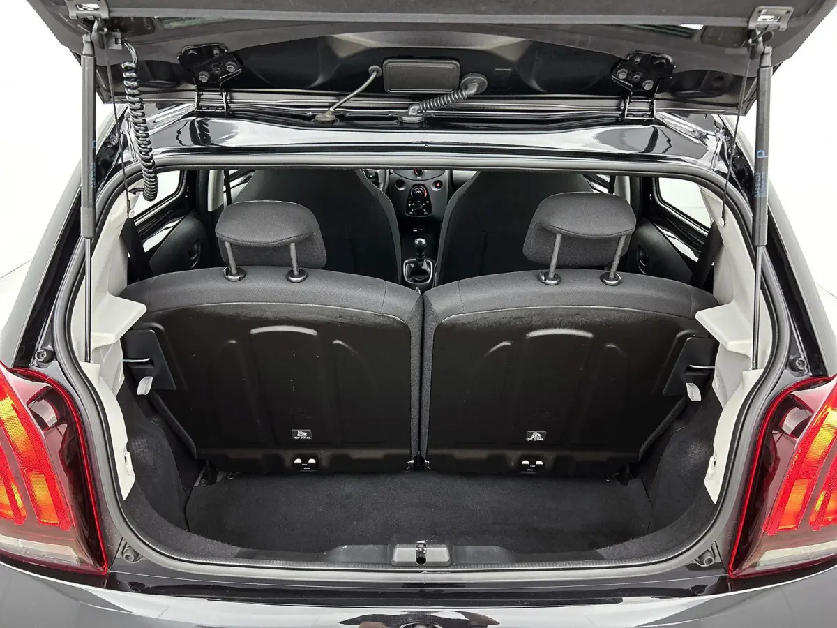 1.0 72pk Active | Airco | Bluetooth | IsoFix |