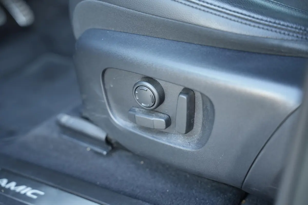 1.5 P300e AWD R-Dynamic SE Panoramadak Meridian Adapt. Cruise Matrix LED Leer