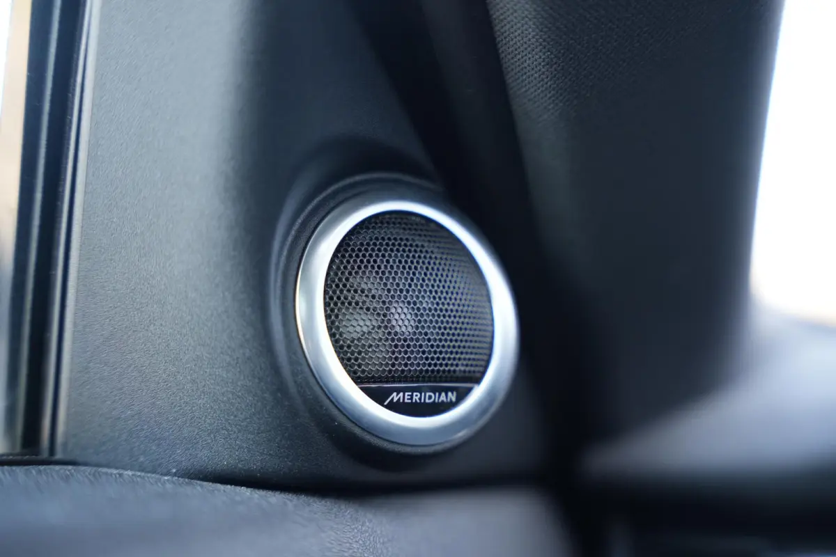 1.5 P300e AWD R-Dynamic SE Panoramadak Meridian Adapt. Cruise Matrix LED Leer