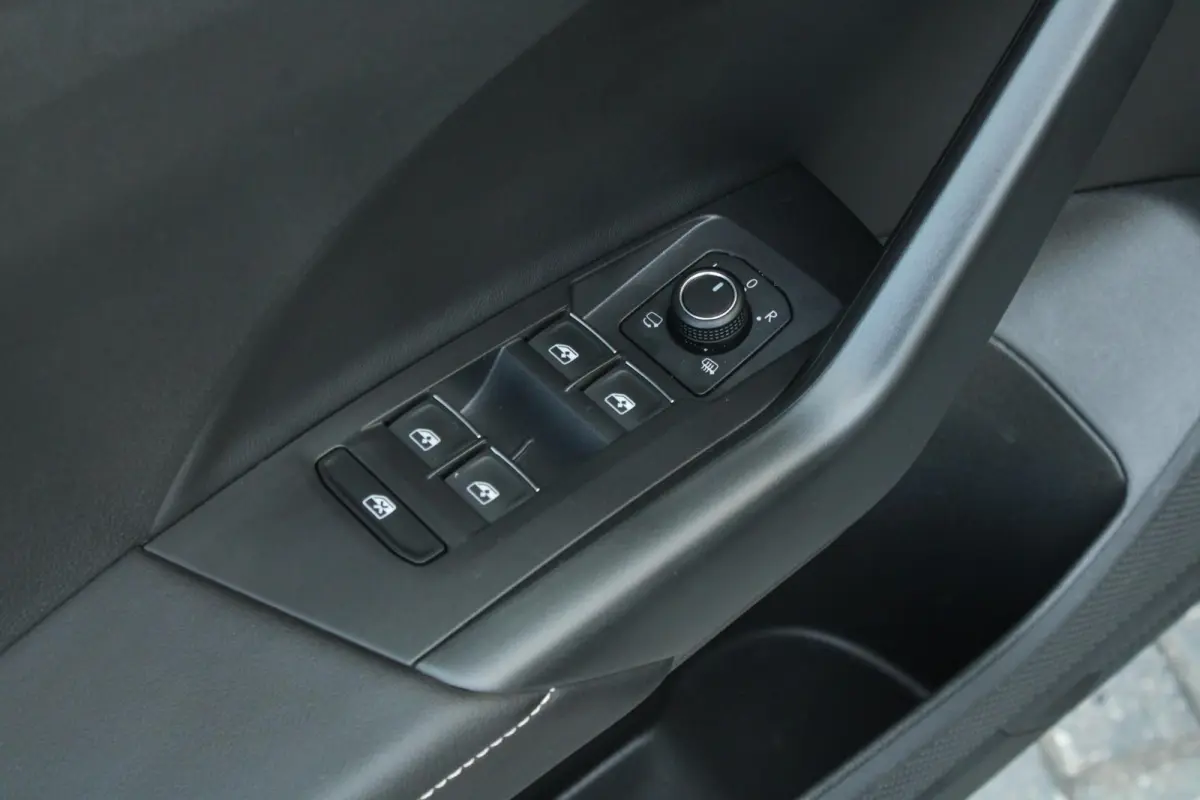 1.0 TSI 115pk DSG Life 'Goal' | Trekhaak Afn. | CarPlay & Android Auto| Park Assist