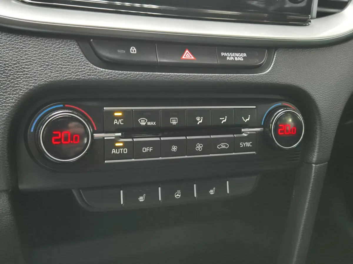 1.0 T-GDi | Climate Control | Navigatie via Apple Carplay | Cruise Control | Licht metalen velgen