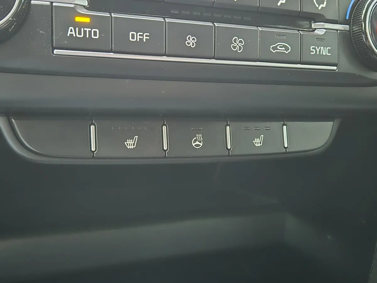 1.0 T-GDi | Climate Control | Navigatie via Apple Carplay | Cruise Control | Licht metalen velgen