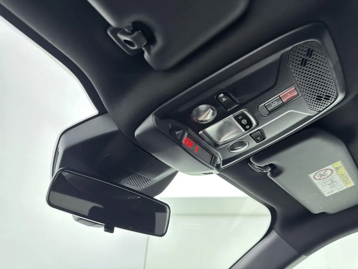 1.2 Mild Hybrid 110pk Business Navigatie | Camera | Cruise control | Climate control |