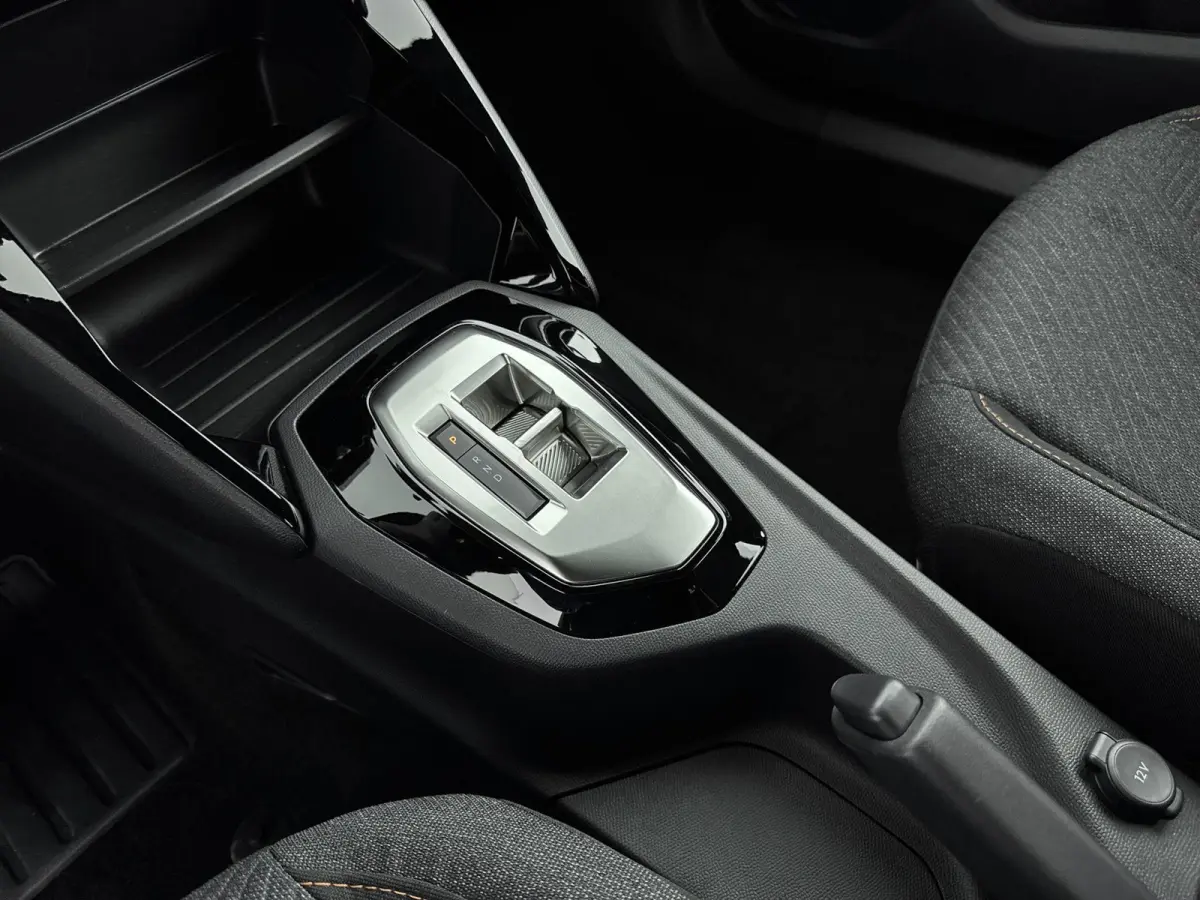 1.2 Mild Hybrid 110pk Business Navigatie | Camera | Cruise control | Climate control |