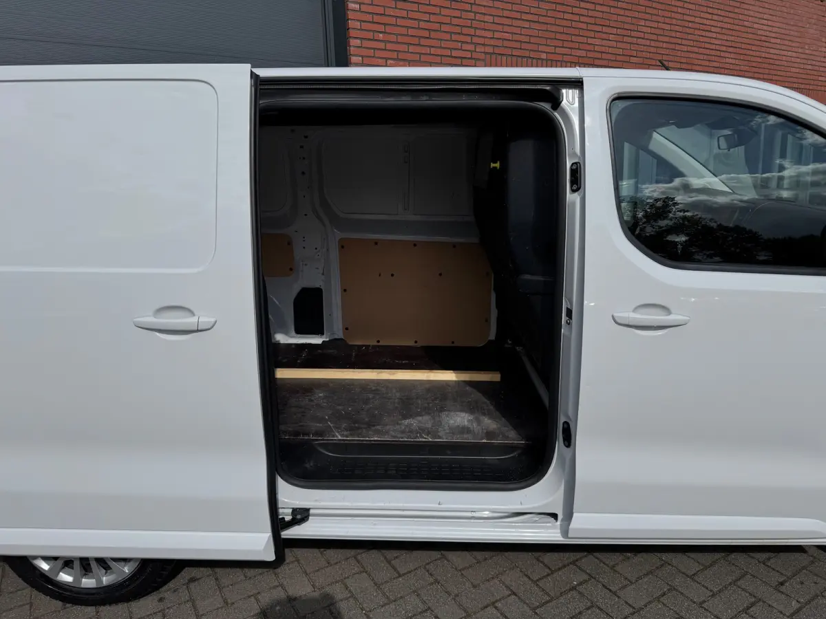 2.0 BlueHDI 145 S&S L3 Cruise Navi Camera Airco