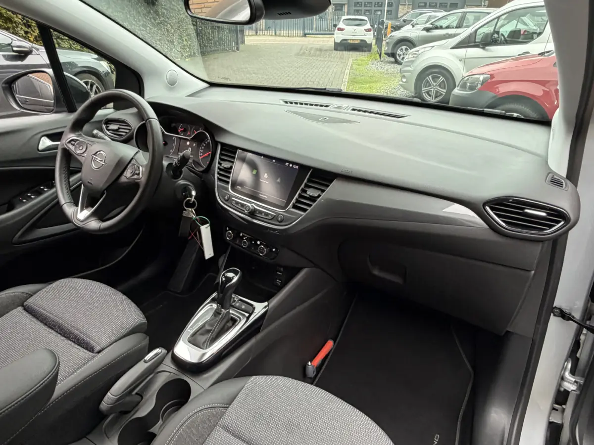 1.2 Turbo Elegance sportvelgen . cruisecontr .appel care . androd . Navi . trekhaakaf. neembaar .orgi NL auto. Automaat !!!  Camera rond om .
