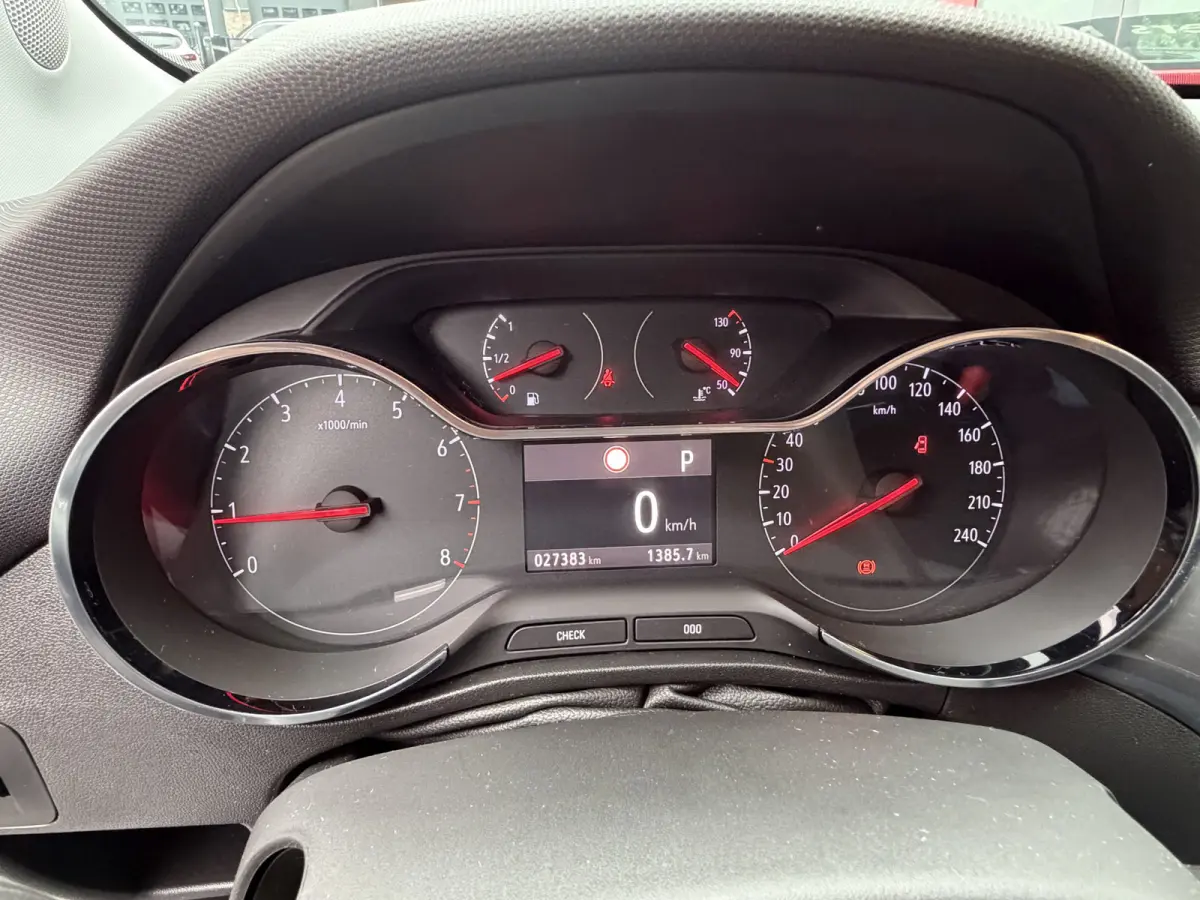1.2 Turbo Elegance sportvelgen . cruisecontr .appel care . androd . Navi . trekhaakaf. neembaar .orgi NL auto. Automaat !!!  Camera rond om .