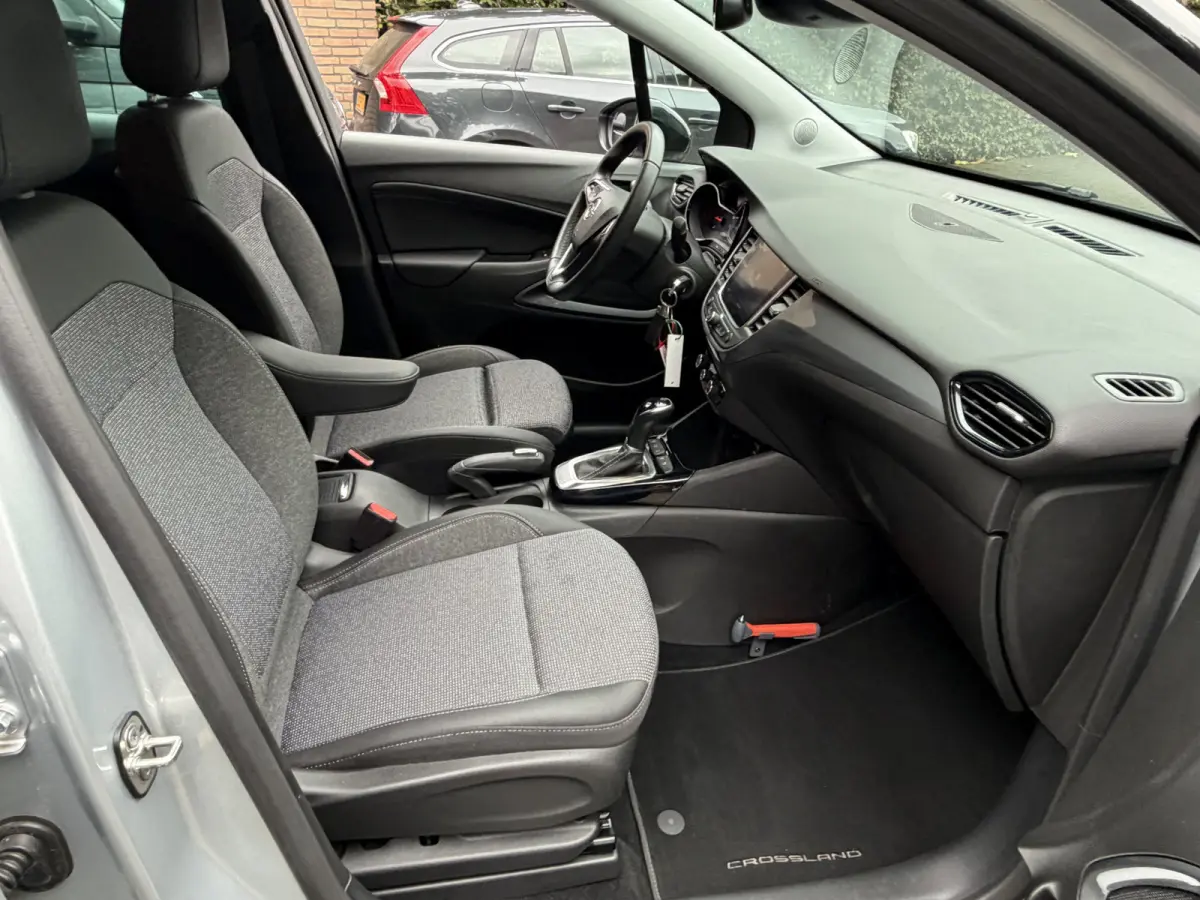 1.2 Turbo Elegance sportvelgen . cruisecontr .appel care . androd . Navi . trekhaakaf. neembaar .orgi NL auto. Automaat !!!  Camera rond om .