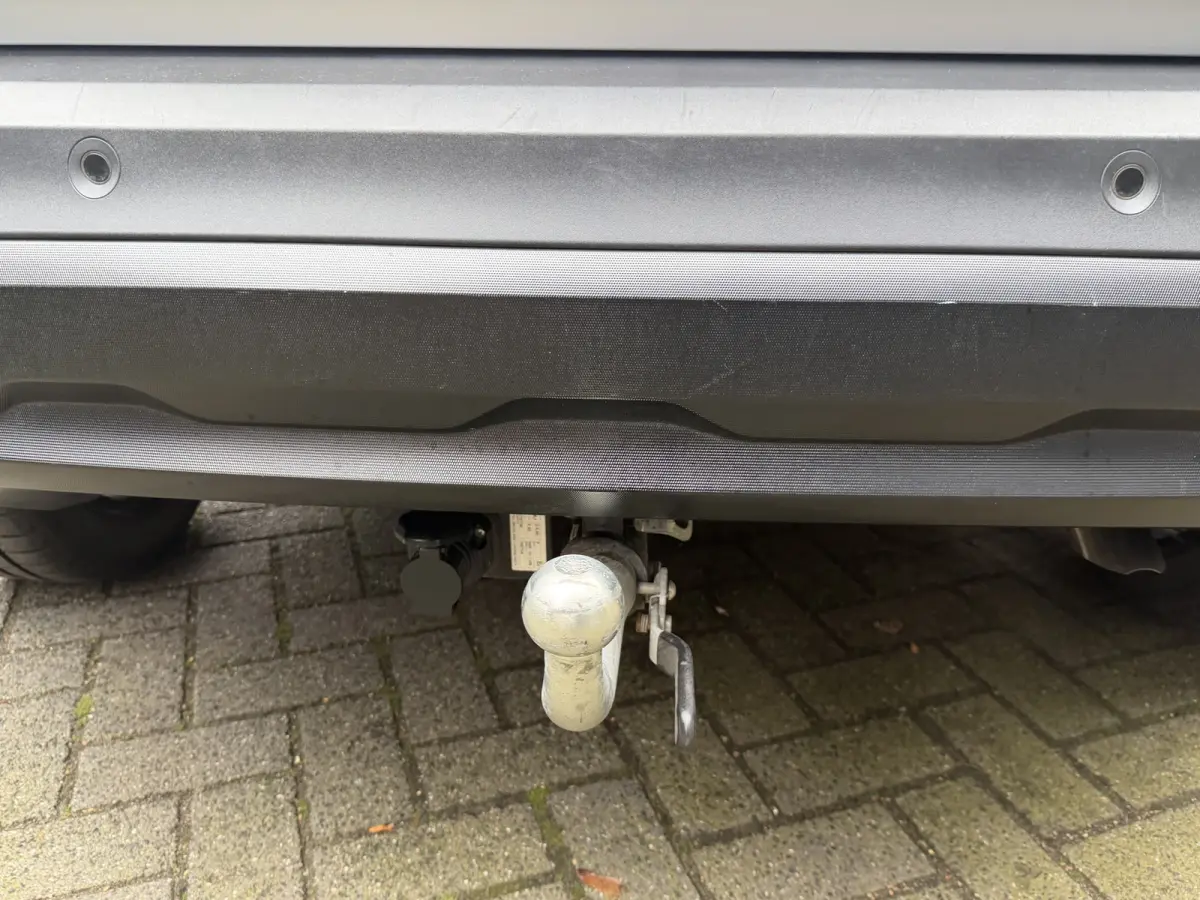 1.2 Turbo Elegance sportvelgen . cruisecontr .appel care . androd . Navi . trekhaakaf. neembaar .orgi NL auto. Automaat !!!  Camera rond om .