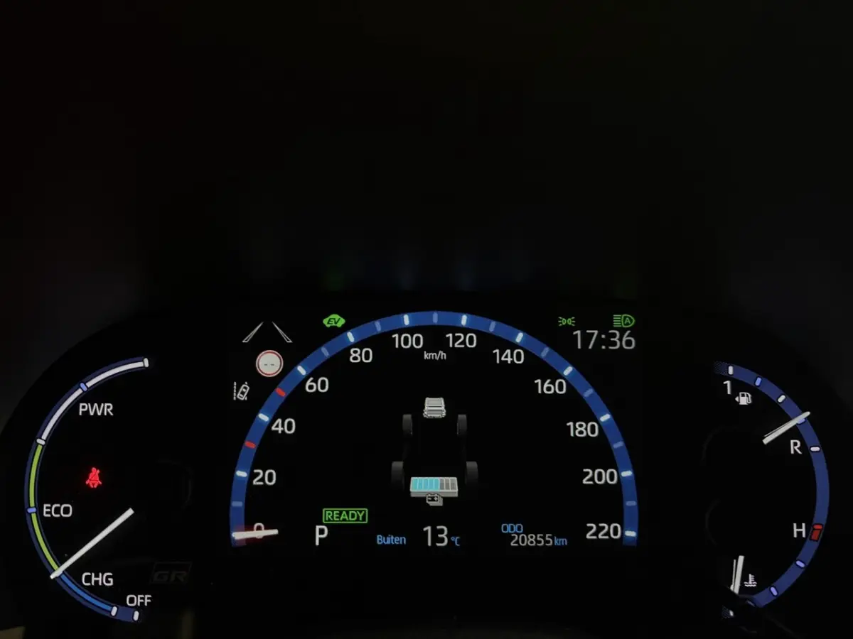 1.5 GR Sport navi | stoel en stuurverw | dealer ond | fabr gar 8/33 | trekhaak | camera | panoramadak