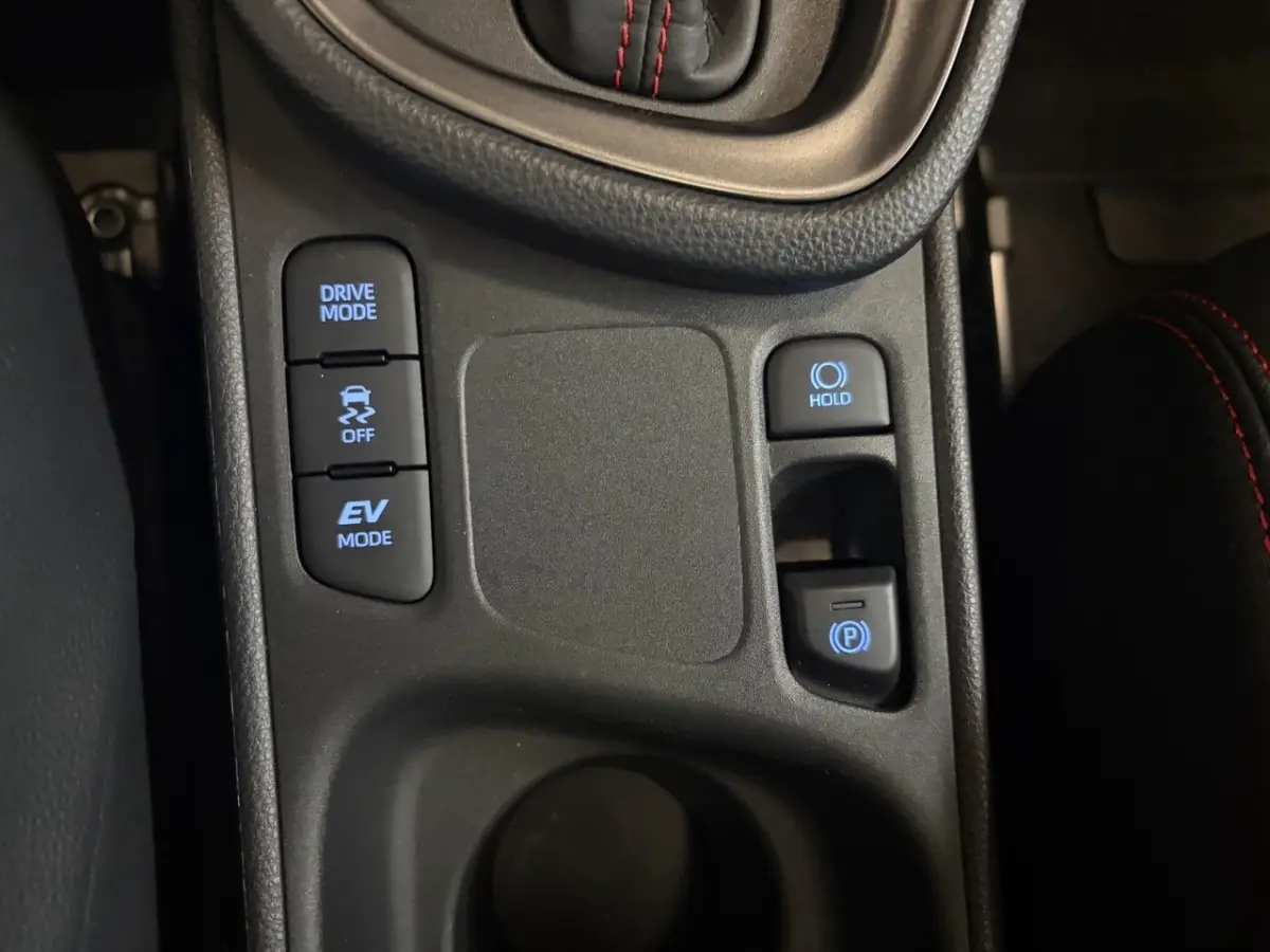 1.5 GR Sport navi | stoel en stuurverw | dealer ond | fabr gar 8/33 | trekhaak | camera | panoramadak
