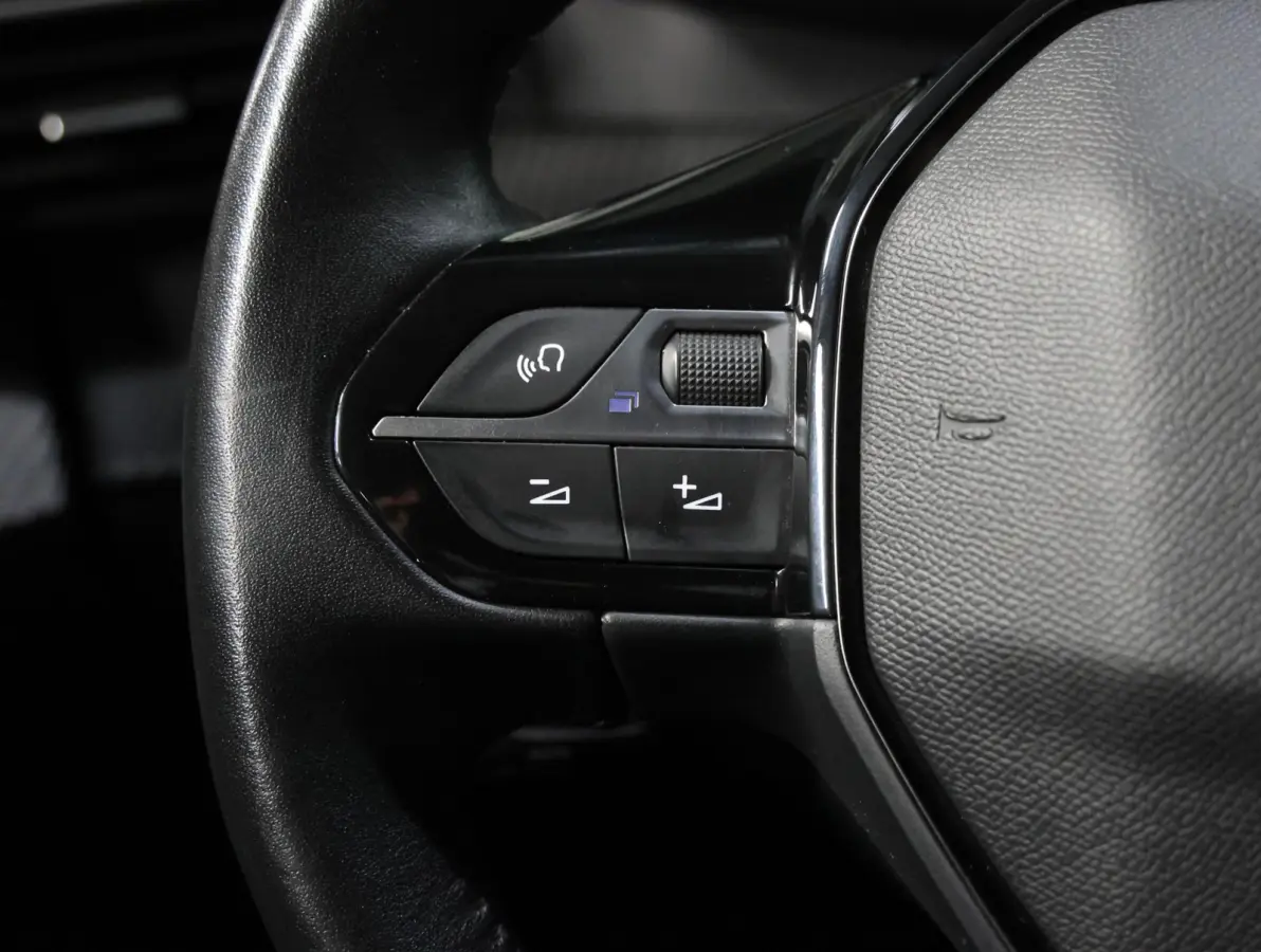 EV Blue Lease Allure 50 kWh 136PK | 1ste eigenaar | ACCU 90% | AppleCarPlay/AndroidAuto | Climate Control | Adaptive Cruise Control | Camera | Keyless | FULL LED | LMV | Parkeersensoren | Pr