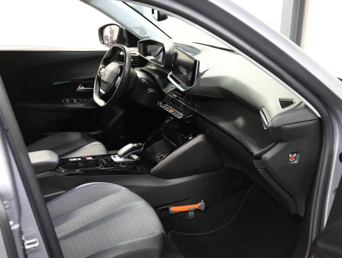 EV Blue Lease Allure 50 kWh 136PK | 1ste eigenaar | ACCU 90% | AppleCarPlay/AndroidAuto | Climate Control | Adaptive Cruise Control | Camera | Keyless | FULL LED | LMV | Parkeersensoren | Pr