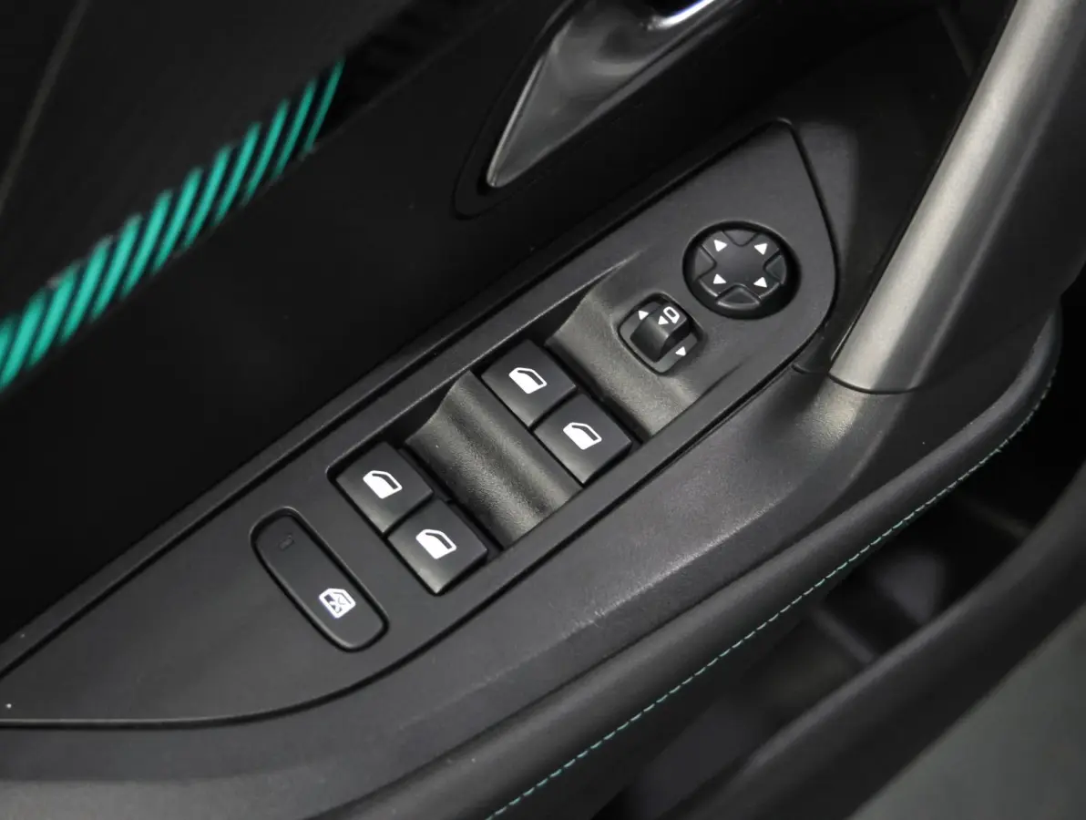 EV Blue Lease Allure 50 kWh 136PK | 1ste eigenaar | ACCU 90% | AppleCarPlay/AndroidAuto | Climate Control | Adaptive Cruise Control | Camera | Keyless | FULL LED | LMV | Parkeersensoren | Pr
